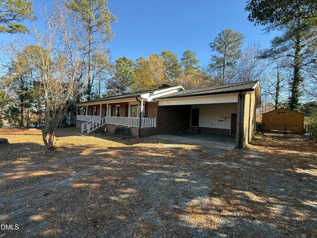 634 E Sanders Street, Four Oaks, NC 27524