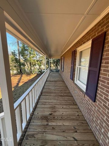 634 E Sanders Street, Four Oaks, NC 27524