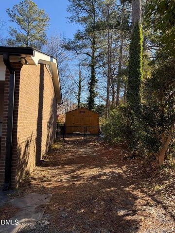 634 E Sanders Street, Four Oaks, NC 27524