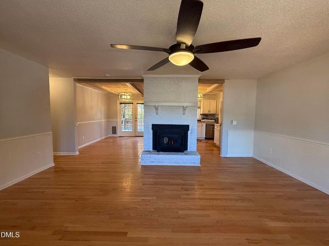 634 E Sanders Street, Four Oaks, NC 27524