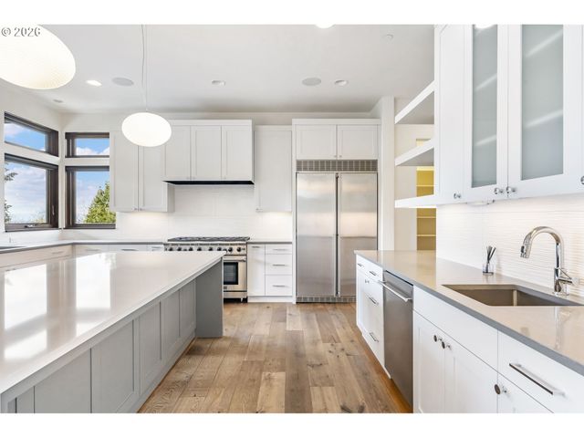 8718 Nw TERRACEVIEW Ct, Portland, OR 97229