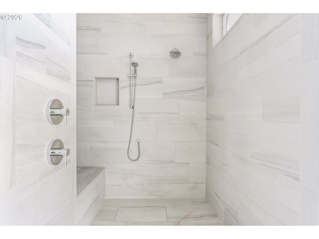 8718 Nw TERRACEVIEW Ct, Portland, OR 97229