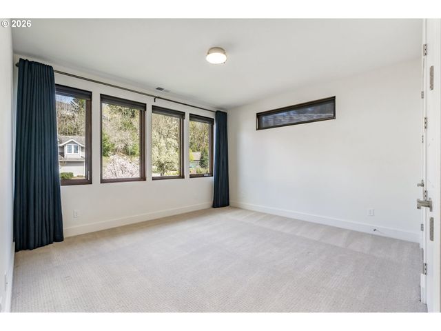 8718 Nw TERRACEVIEW Ct, Portland, OR 97229