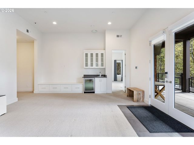 8718 Nw TERRACEVIEW Ct, Portland, OR 97229