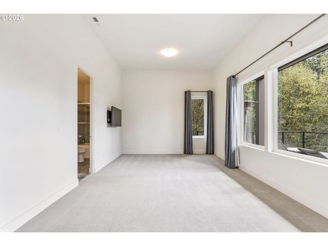 8718 Nw TERRACEVIEW Ct, Portland, OR 97229