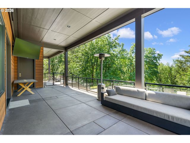 8718 Nw TERRACEVIEW Ct, Portland, OR 97229