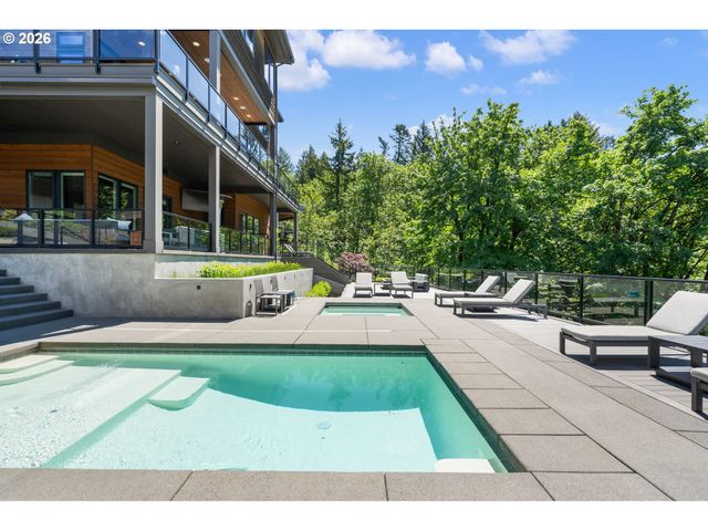 8718 Nw TERRACEVIEW Ct, Portland, OR 97229