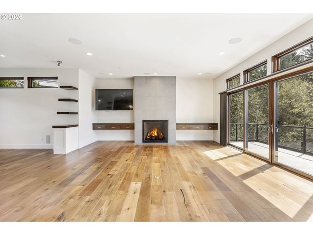 8718 Nw TERRACEVIEW Ct, Portland, OR 97229