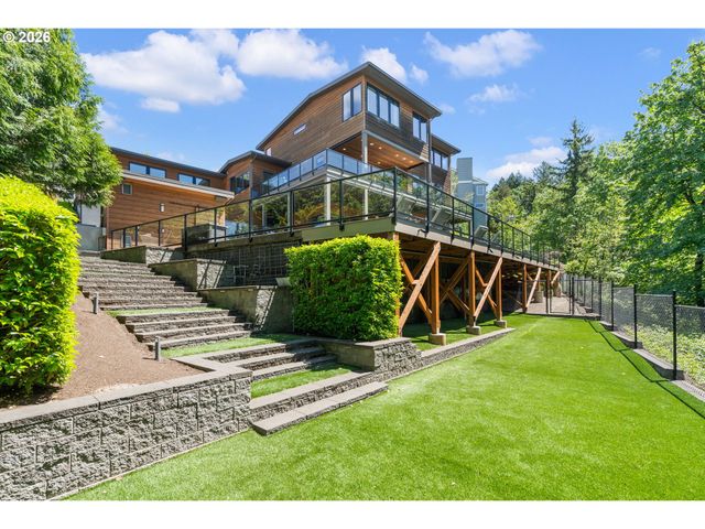 8718 Nw TERRACEVIEW Ct, Portland, OR 97229