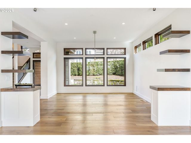 8718 Nw TERRACEVIEW Ct, Portland, OR 97229