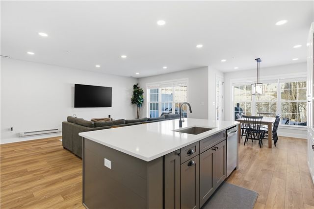 247 Limehouse Rd, Cranberry Twp, PA 16066