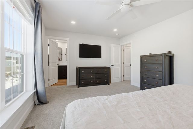 247 Limehouse Rd, Cranberry Twp, PA 16066