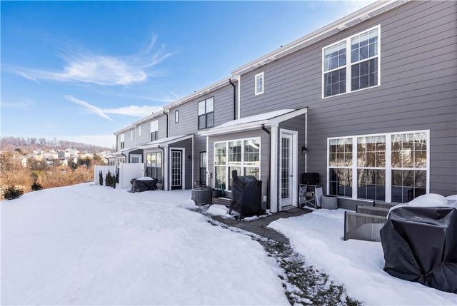 247 Limehouse Rd, Cranberry Twp, PA 16066