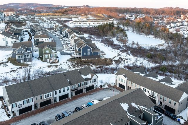 247 Limehouse Rd, Cranberry Twp, PA 16066