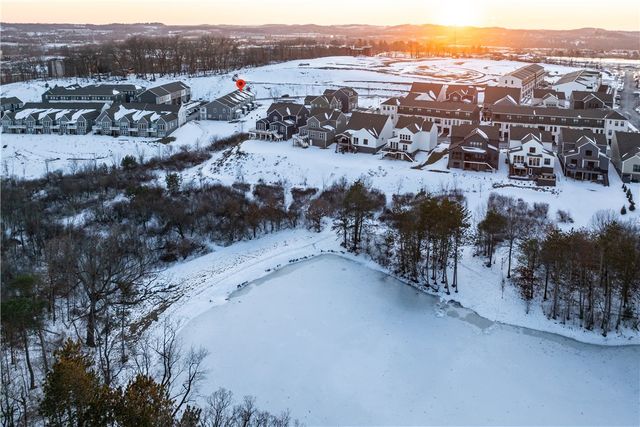 247 Limehouse Rd, Cranberry Twp, PA 16066