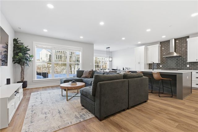 247 Limehouse Rd, Cranberry Twp, PA 16066