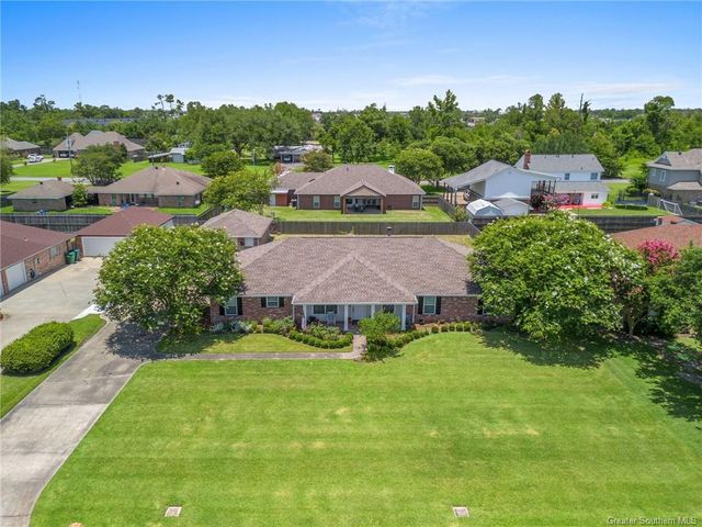 1818 Deepwoods Drive, Lake Charles, LA 70605