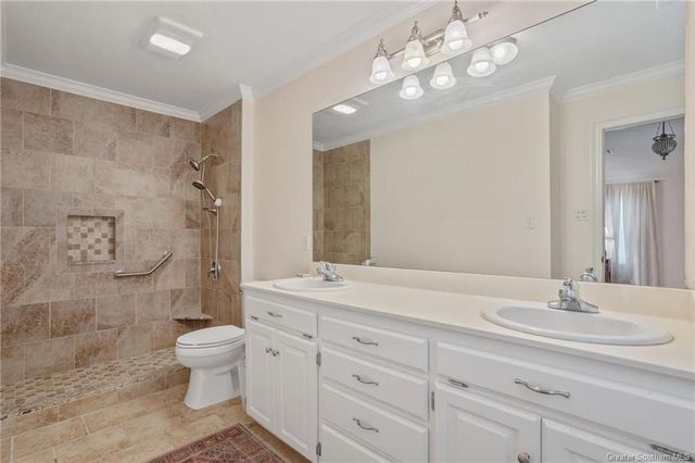 1818 Deepwoods Drive, Lake Charles, LA 70605