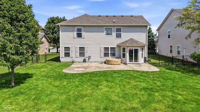 8716 N Springview Drive, Mccordsville, IN 46055