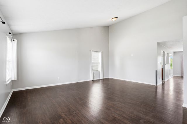 8716 N Springview Drive, Mccordsville, IN 46055