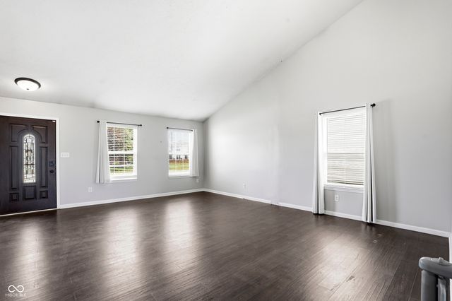 8716 N Springview Drive, Mccordsville, IN 46055