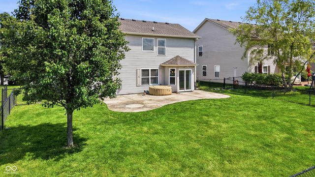 8716 N Springview Drive, Mccordsville, IN 46055