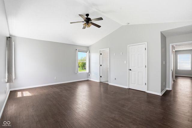8716 N Springview Drive, Mccordsville, IN 46055