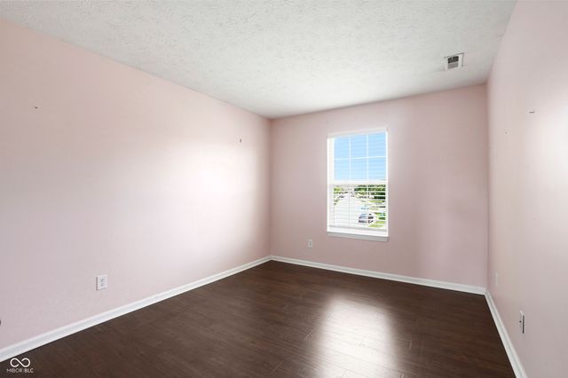8716 N Springview Drive, Mccordsville, IN 46055
