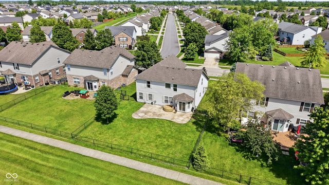 8716 N Springview Drive, Mccordsville, IN 46055