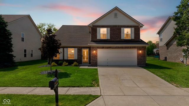 8716 N Springview Drive, Mccordsville, IN 46055