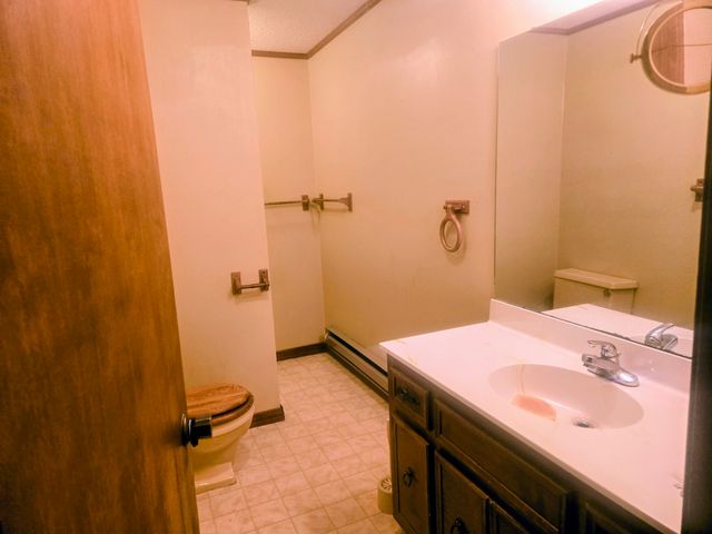 820 Hurricane Hill Dr, Waynesboro, TN 38485