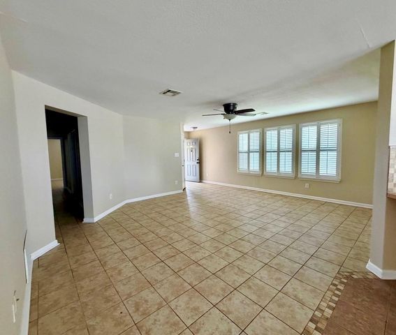 1148 Amberwood LOOP, Kyle, TX 78640