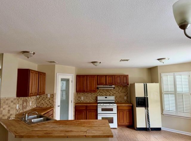 1148 Amberwood LOOP, Kyle, TX 78640