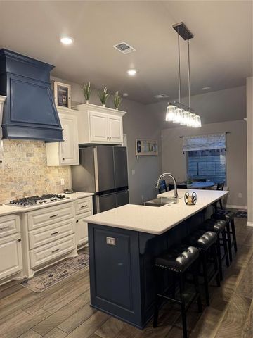 10524 SW 55th Street, Mustang, OK 73064