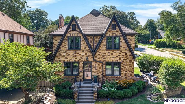 1724 N 51st Street, Omaha, NE 68104