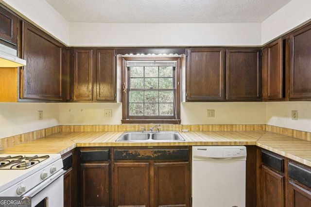 5332 Winslow Crossing, Lithonia, GA 30038