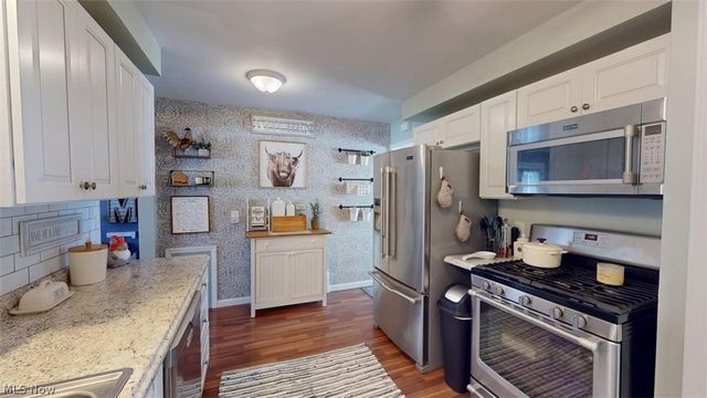 407 Maplewood Drive, Willowick, OH 44095