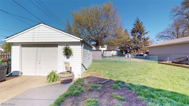 407 Maplewood Drive, Willowick, OH 44095