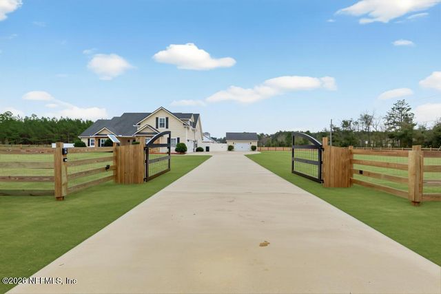 37575 KINGS FERRY Road, Hilliard, FL 32046