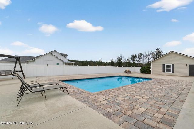 37575 KINGS FERRY Road, Hilliard, FL 32046
