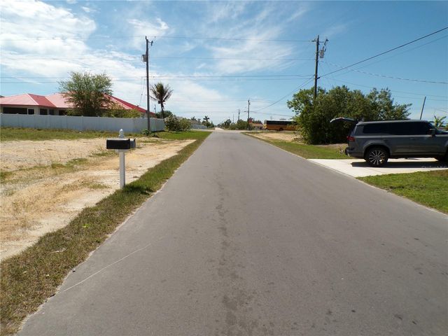 1910 NE 8TH PLACE, Cape Coral, FL 33909