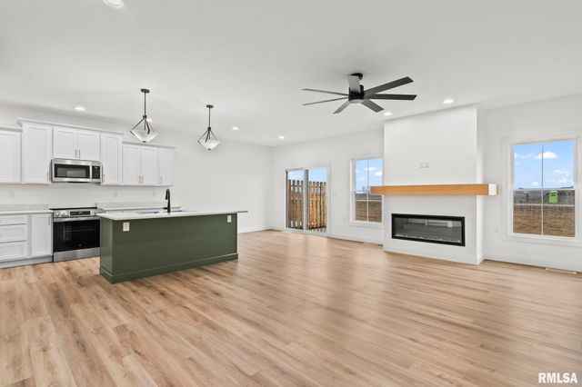 5223 Verdant Lane, Springfield, IL 62711