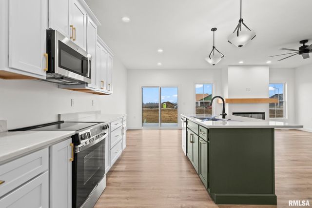 5223 Verdant Lane, Springfield, IL 62711