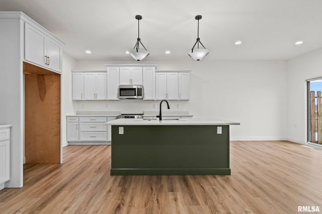 5223 Verdant Lane, Springfield, IL 62711