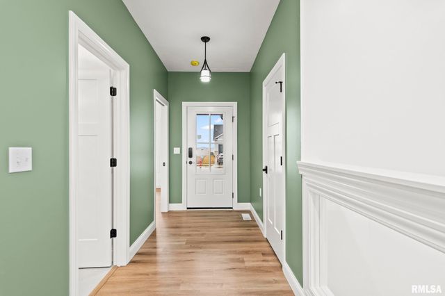 5223 Verdant Lane, Springfield, IL 62711