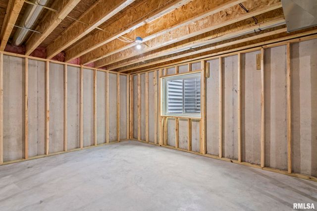 5223 Verdant Lane, Springfield, IL 62711