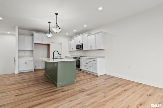 5223 Verdant Lane, Springfield, IL 62711