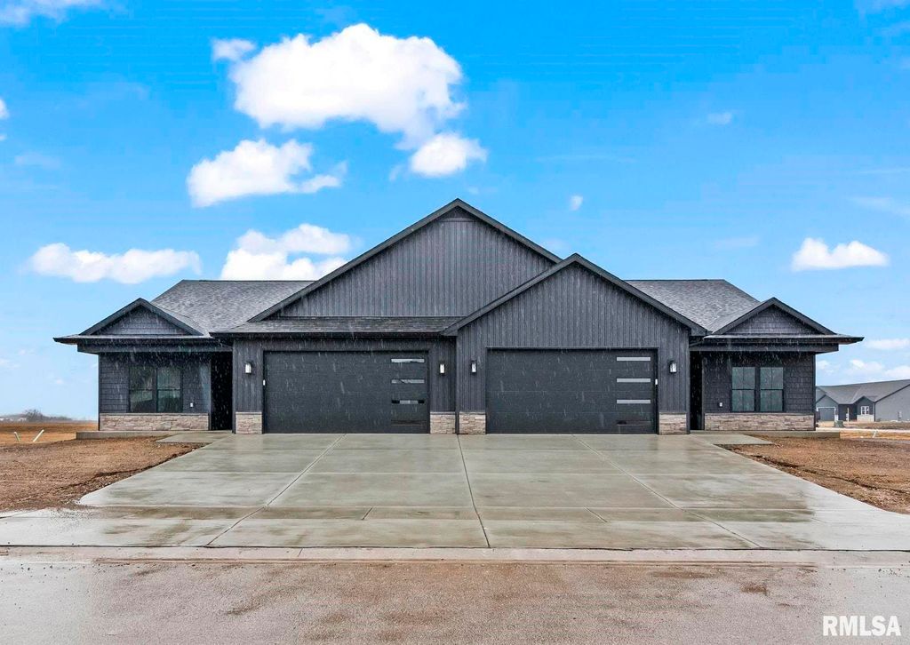 5223 Verdant Lane, Springfield, IL 62711