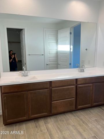 9426 W Sells Drive, Phoenix, AZ 85037