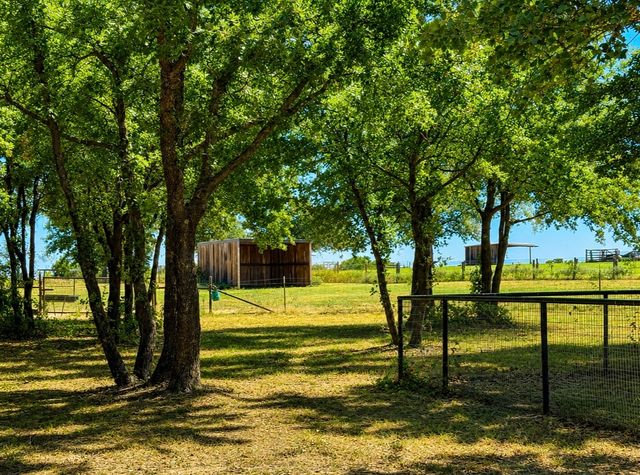 655 Hobson Bend Road, Weatherford, TX 76088